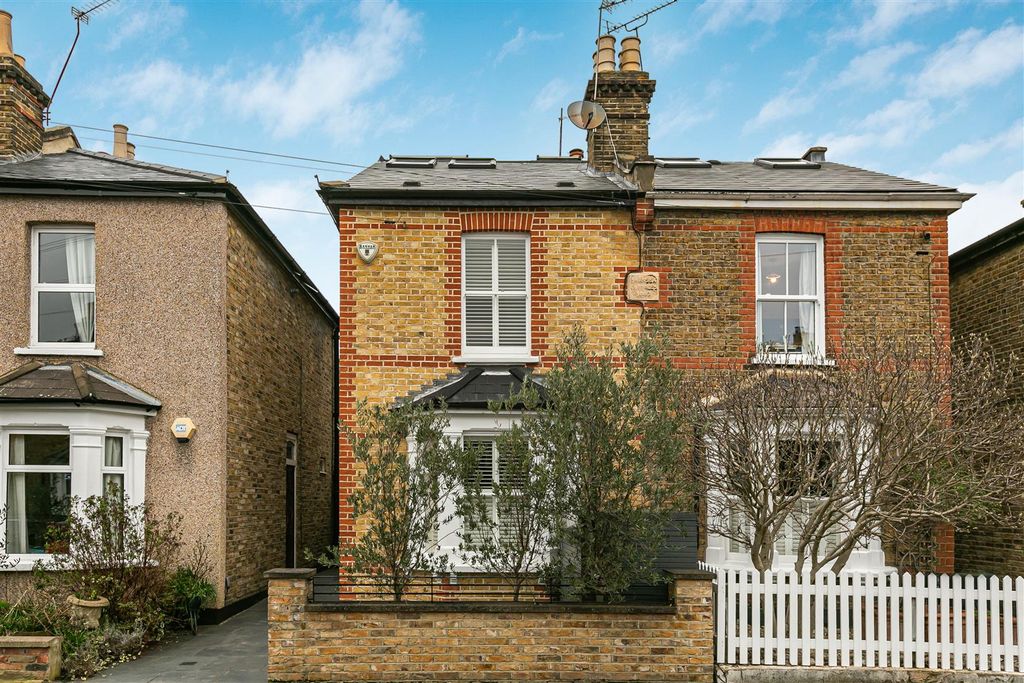 Property photo 1 of 24