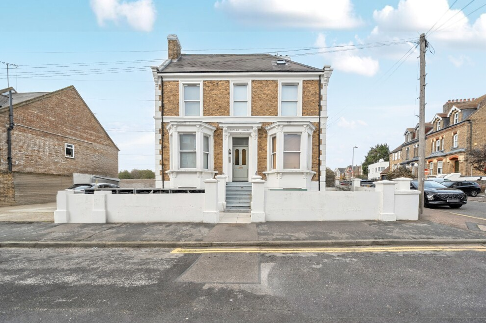 Property photo 1 of 4