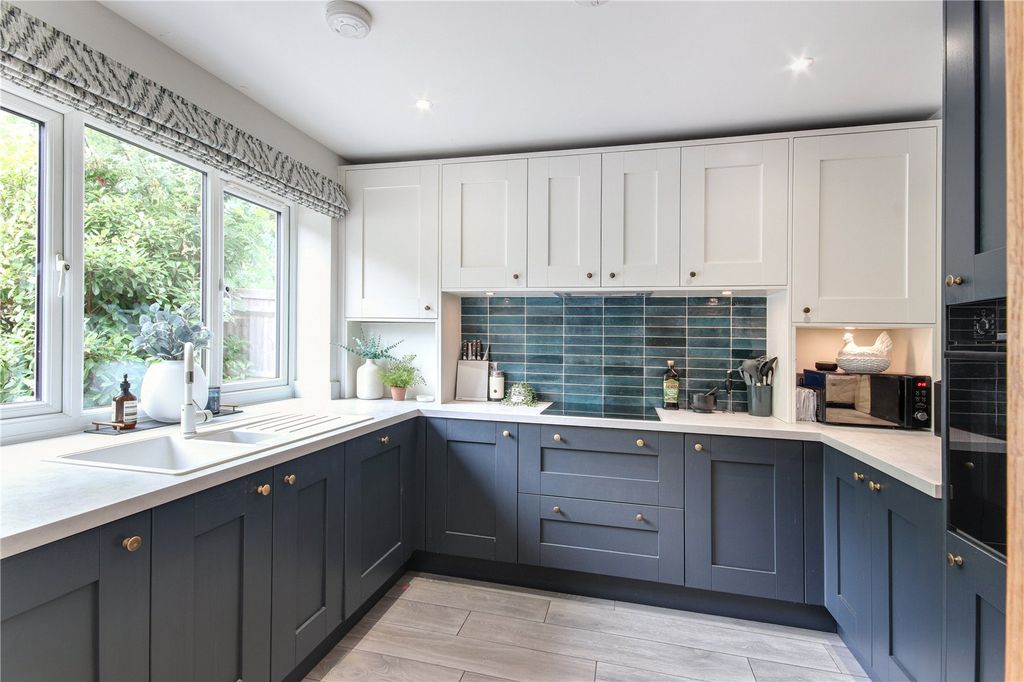 Property photo 2 of 17 Kitchen