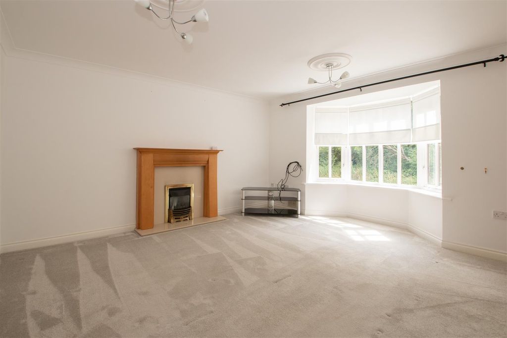 Property photo 3 of 41 9Bedd_14.Jpg