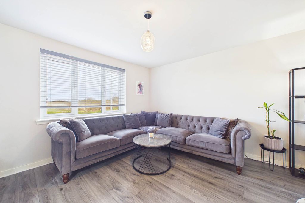 Property photo 3 of 30