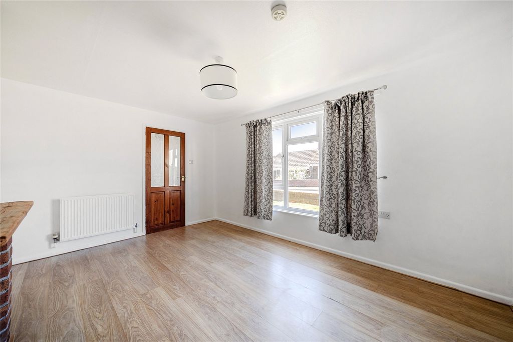 Property photo 2 of 27 Picture No. 08