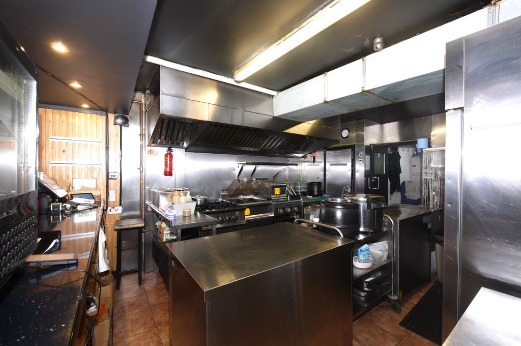 Property photo 3 of 9 4709392