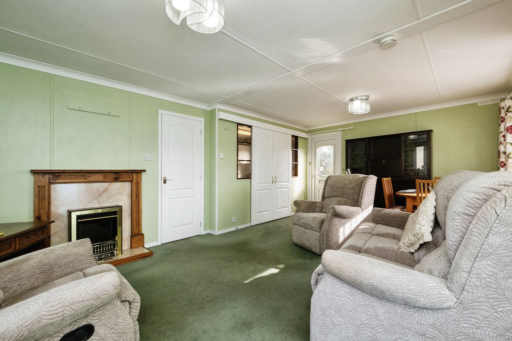 Property photo 2 of 15 Lounge/Dining Room