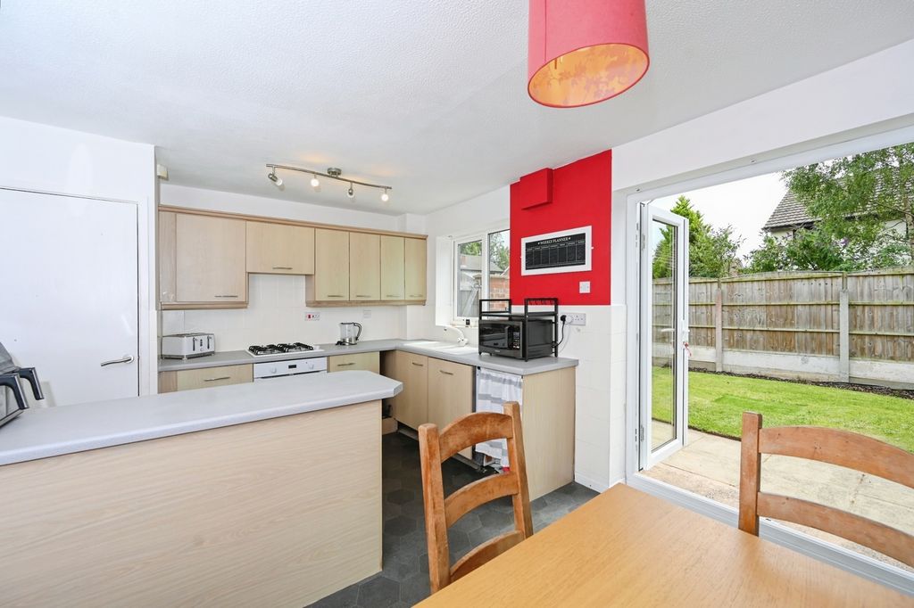 Property photo 3 of 17 Kitchen/Dining Room