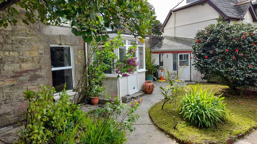 Property photo 3 of 14