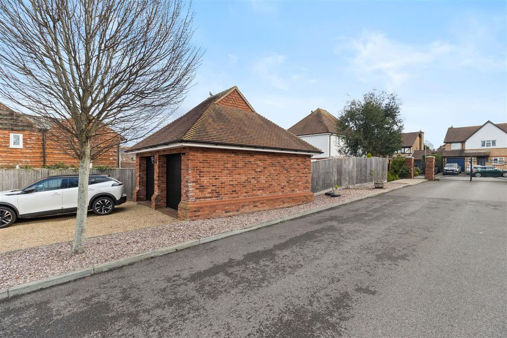Additional image 5 of 4 bed detached house for saleOak Fields, Hailsham BN27