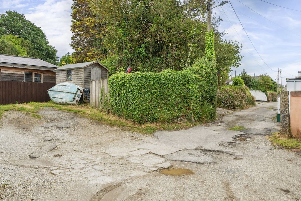 Property photo 2 of 20