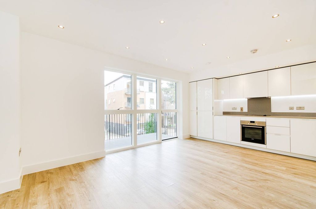 Property photo 1 of 3