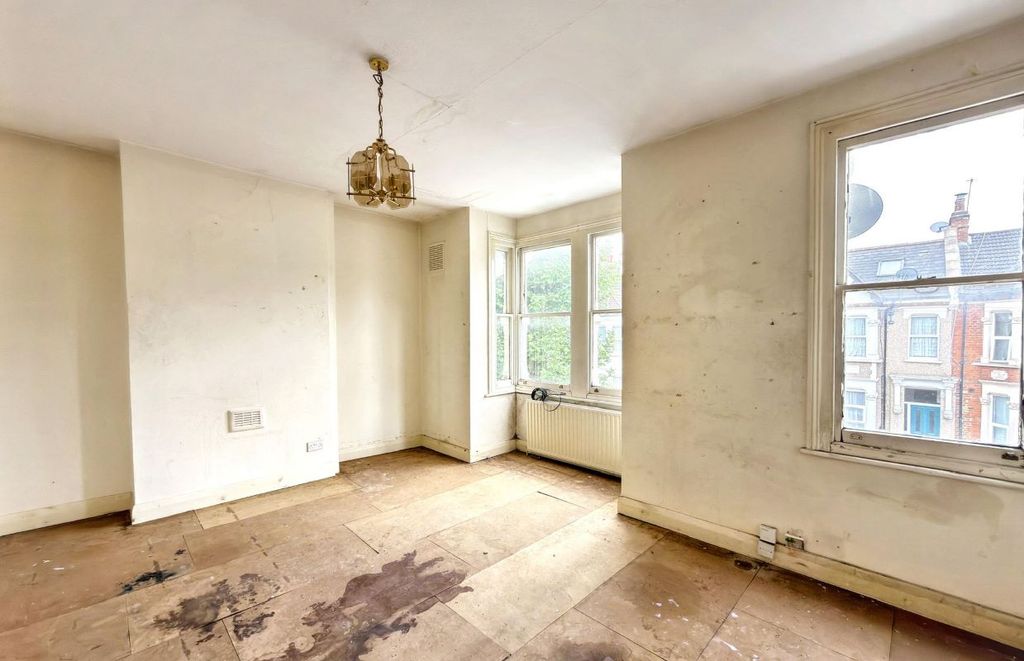 Property photo 3 of 8