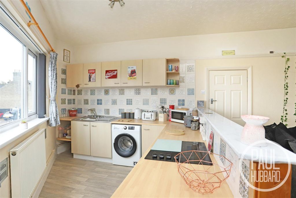 Property photo 2 of 13 Img_9060.Jpg