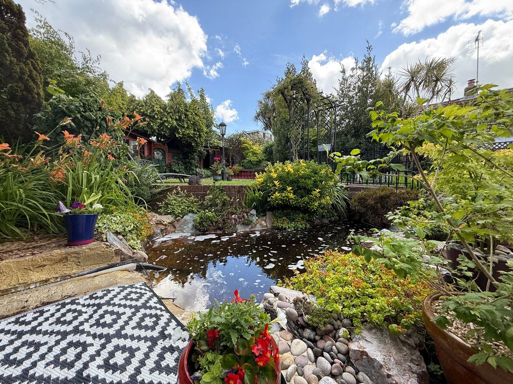 Property photo 3 of 35