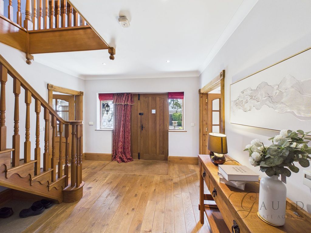 Property photo 2 of 54