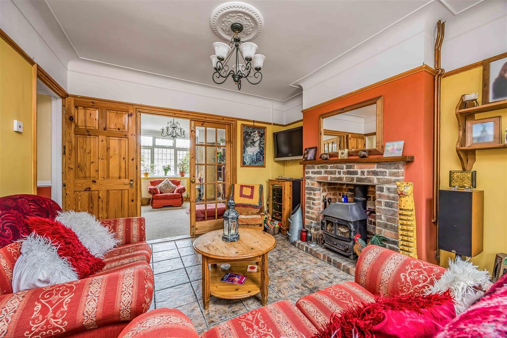 Property photo 2 of 29 59 Woodfield Avenue, Drayton-Small-Porticomarketin