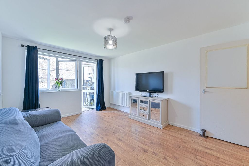 Property photo 2 of 12