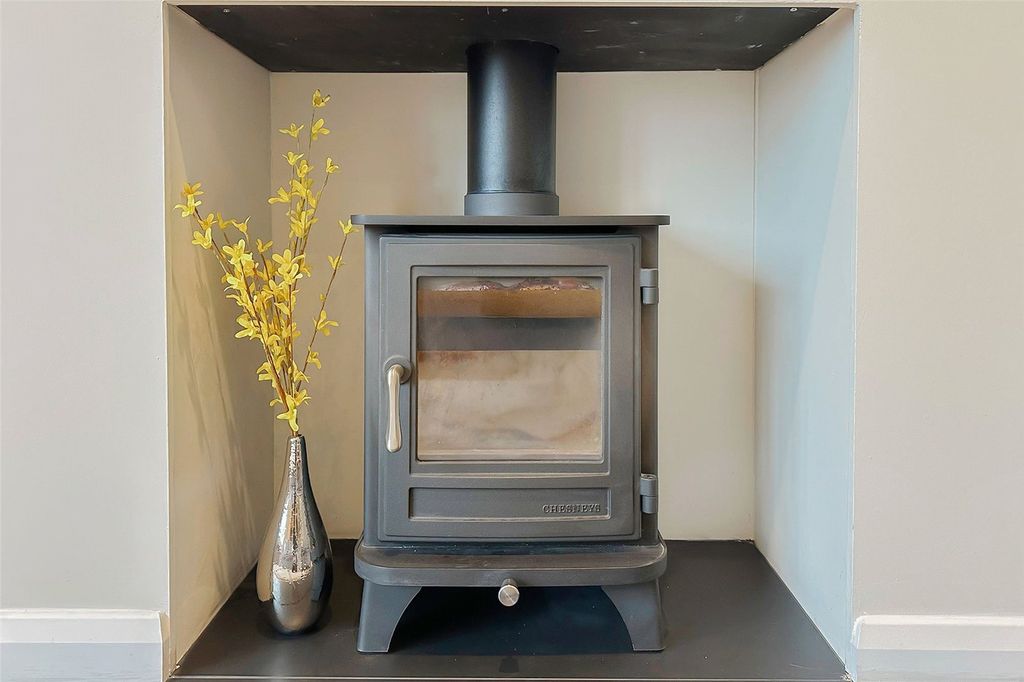 Property photo 3 of 22 Picture No. 11