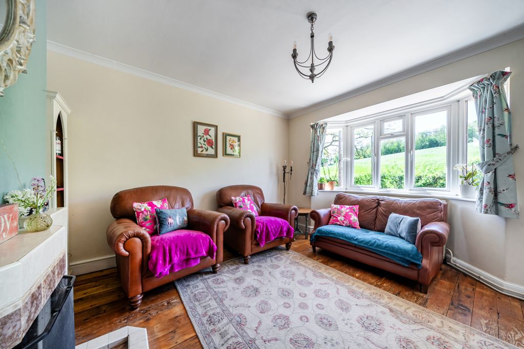 Property photo 3 of 33