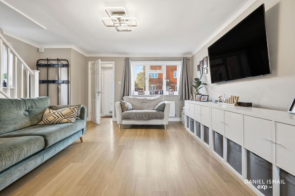 Property photo 2 of 19