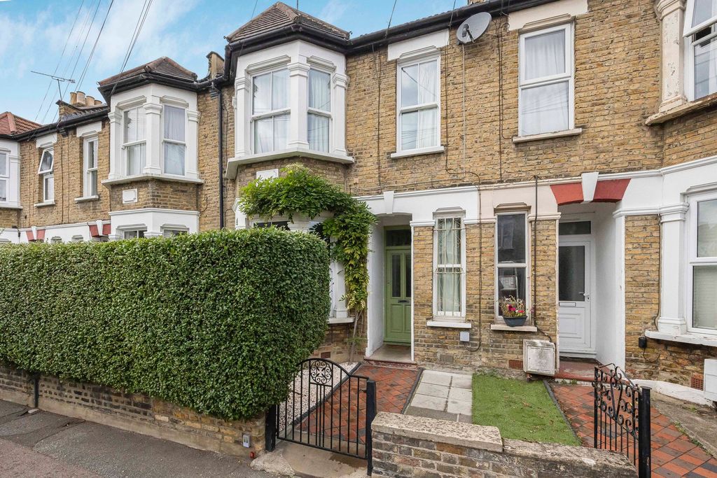 Property photo 1 of 18