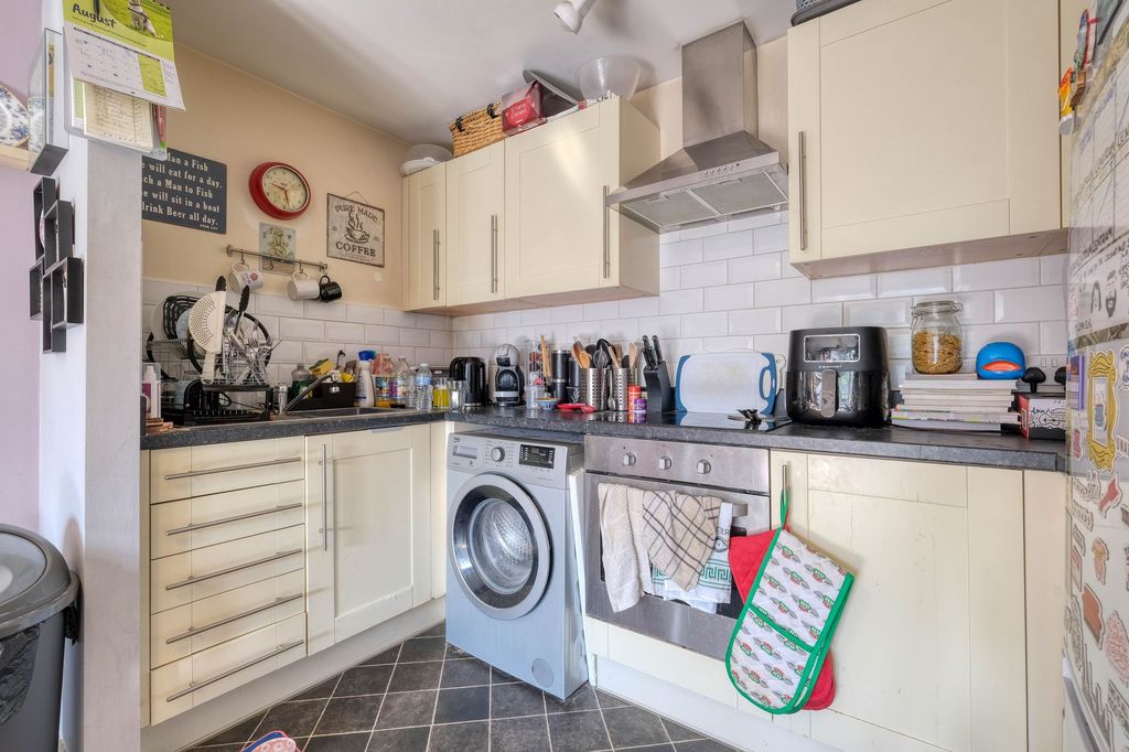 Property photo 3 of 8