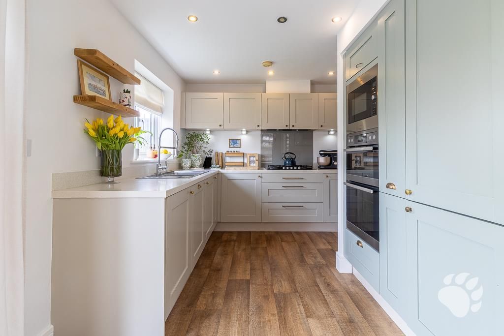 Property photo 2 of 22 Kitchen