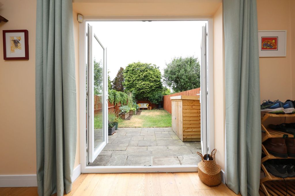 Property photo 3 of 25