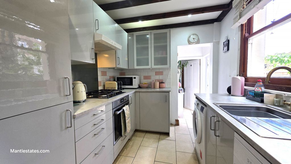 Property photo 2 of 16 Kitchen