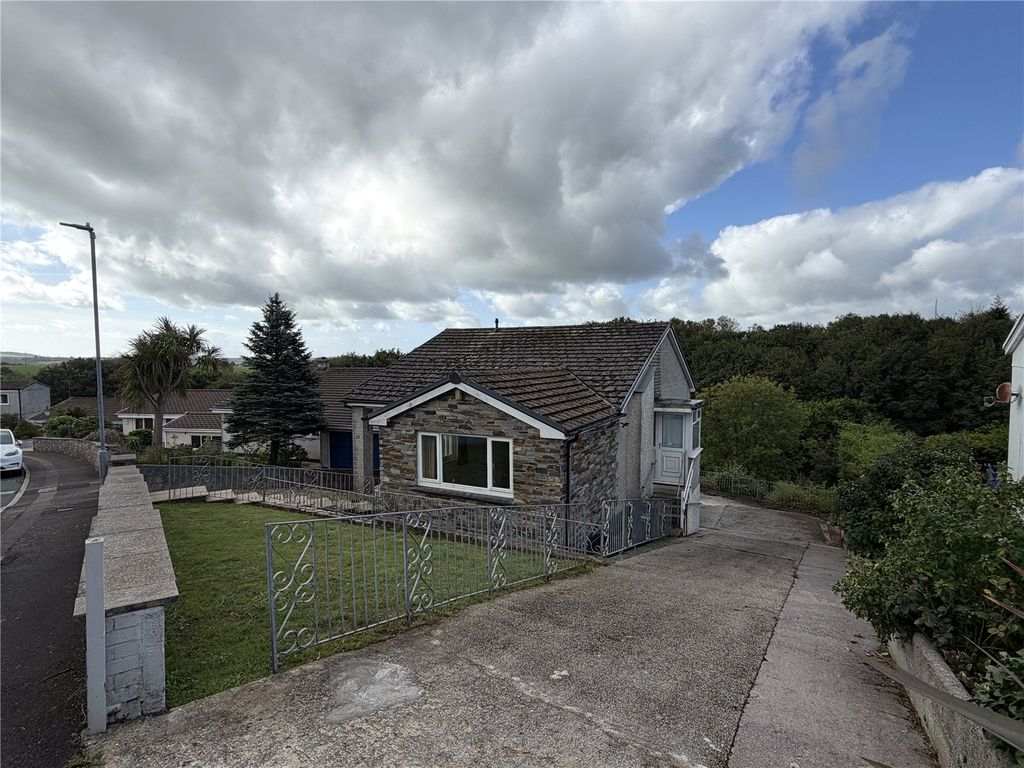 Property photo 2 of 19 Front Aspect