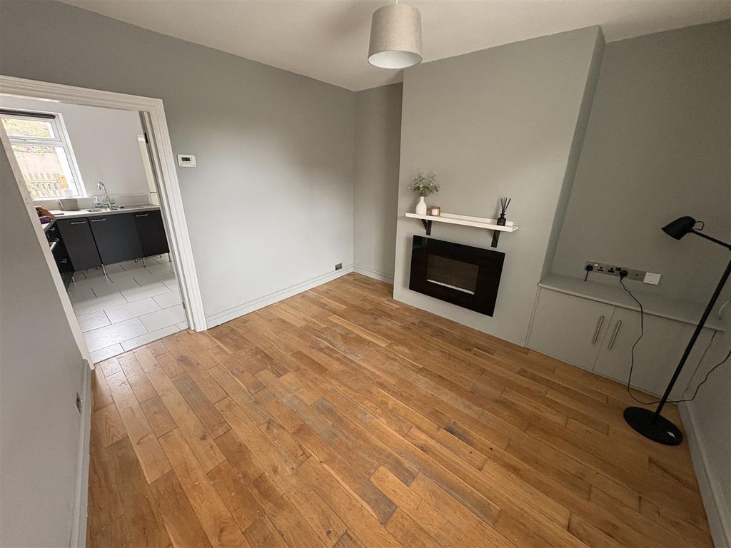Property photo 3 of 14 Living Room