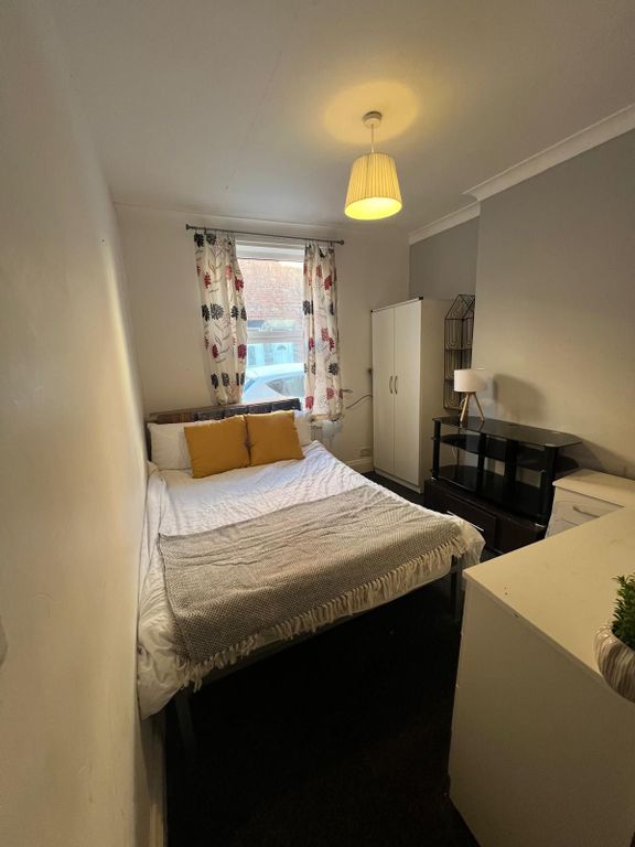 Property photo 1 of 3
