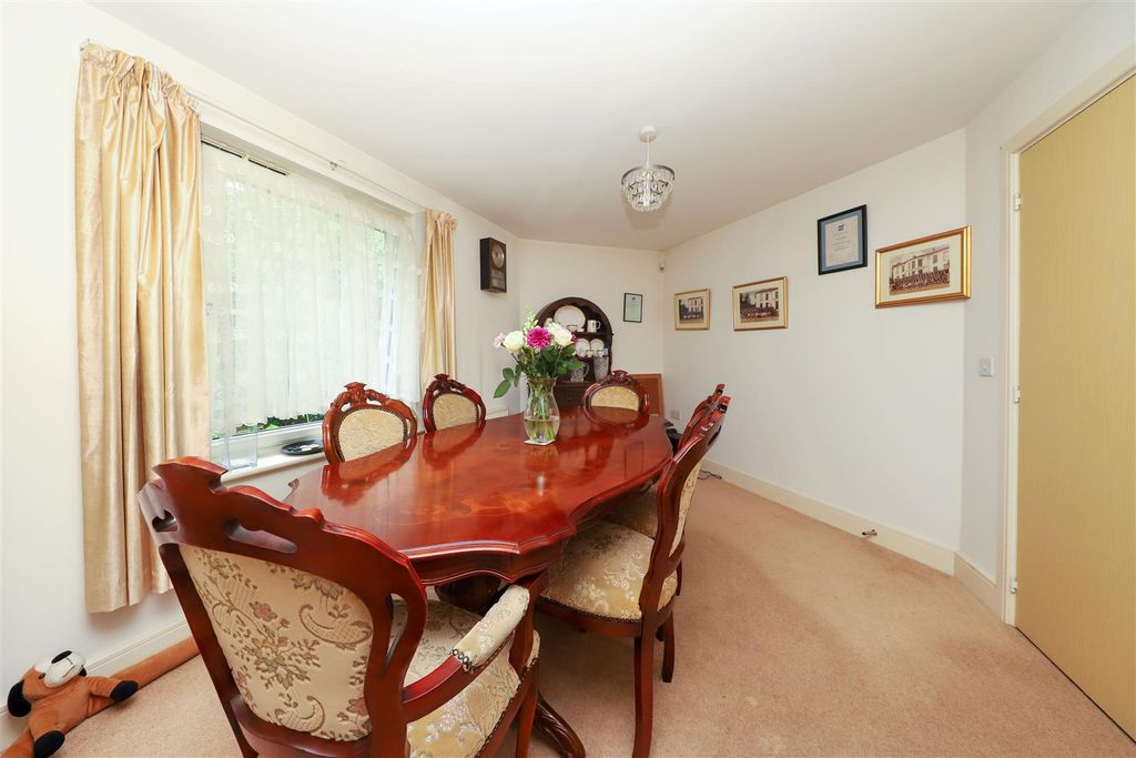 Property photo 3 of 18 Dining Room