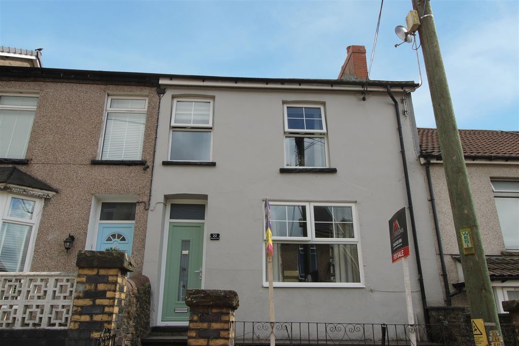 Property photo 1 of 18