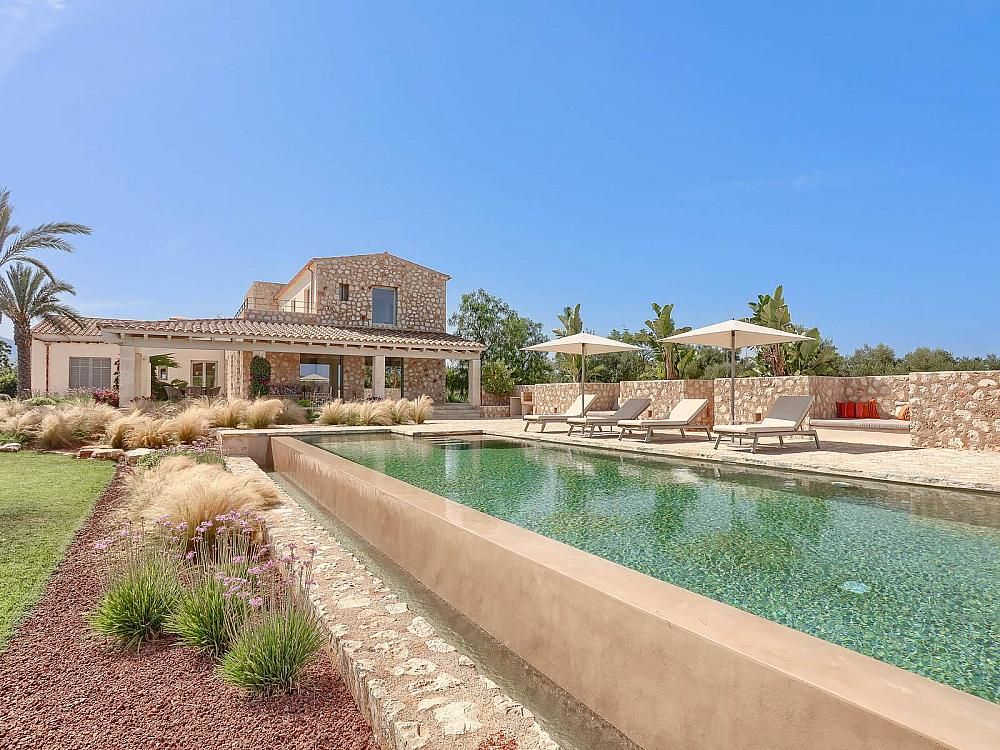 Property photo 2 of 50