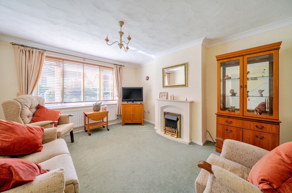 Property photo 2 of 23 1358112-15-68d3E4...