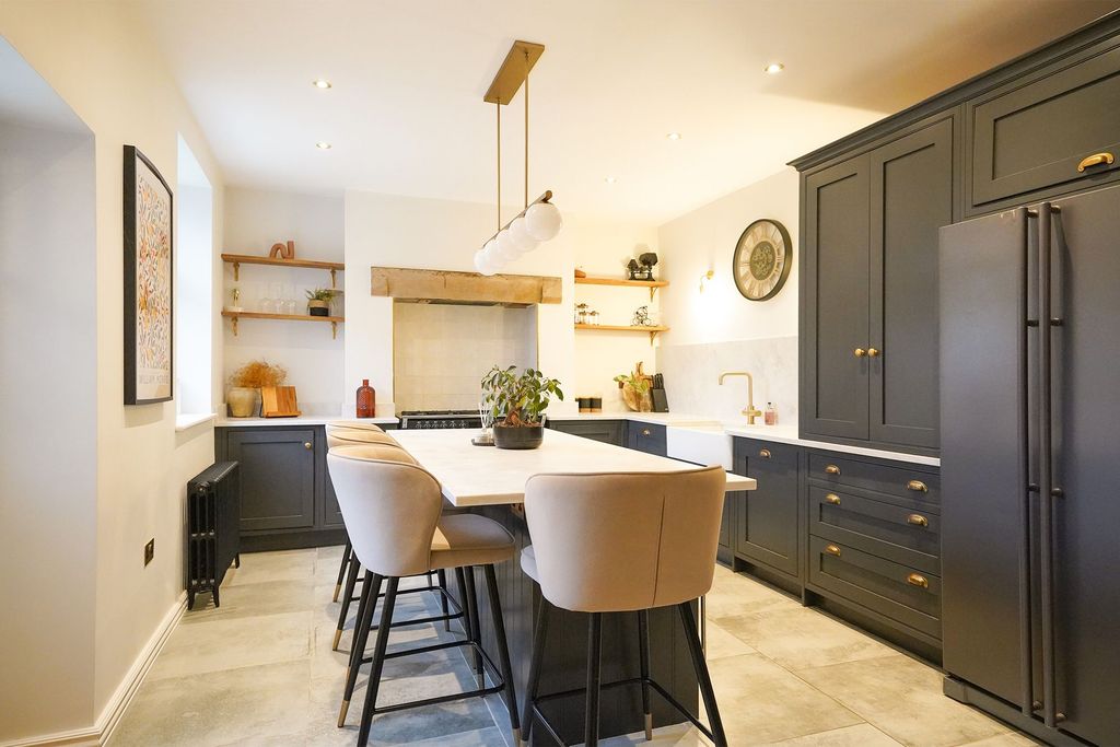 Property photo 3 of 32