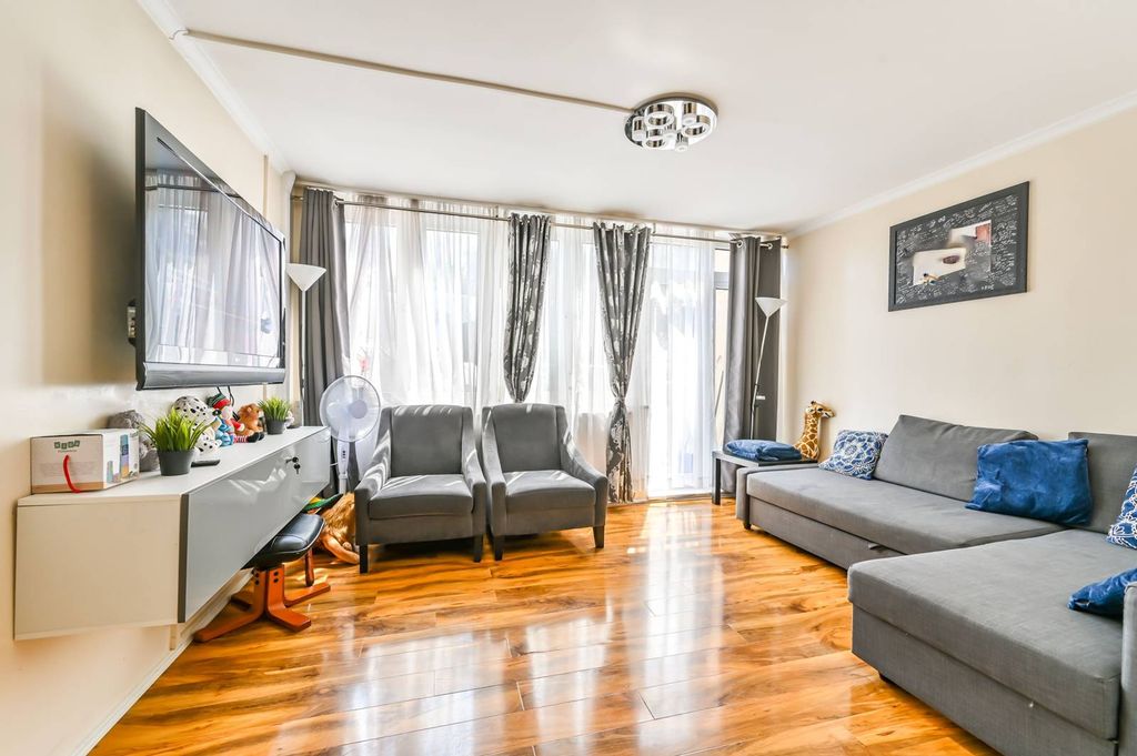 Property photo 2 of 9