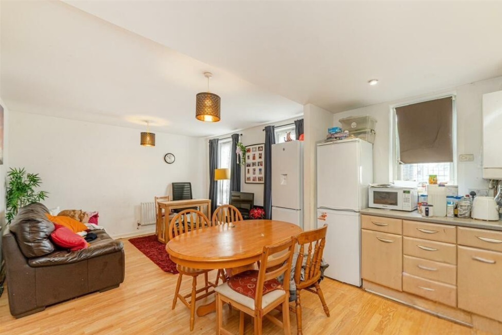 Property photo 2 of 7