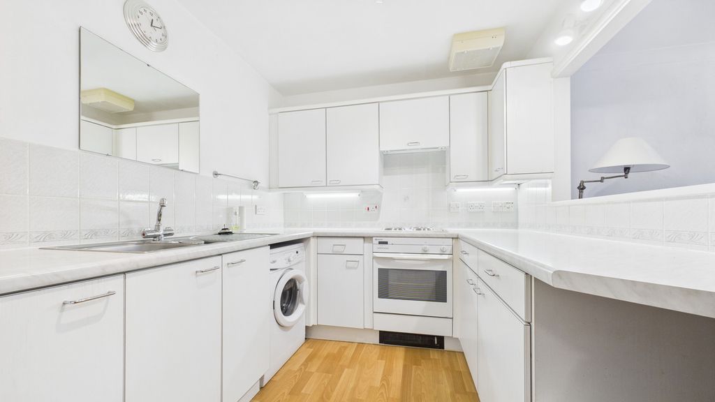 Property photo 2 of 25