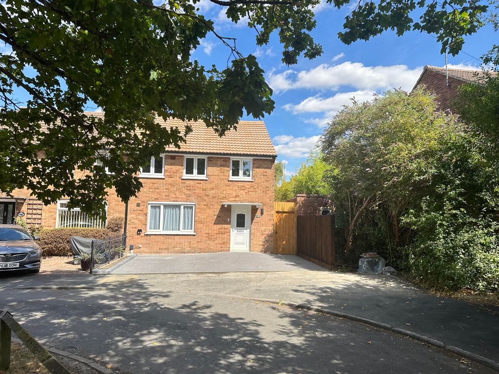 Property photo 1 of 34