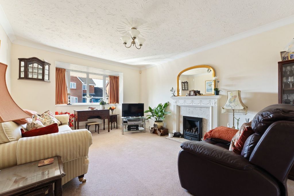 Property photo 2 of 19