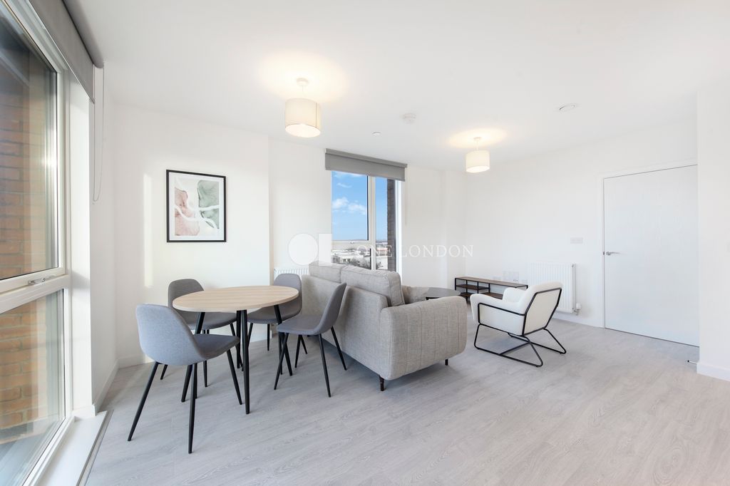 Property photo 3 of 23