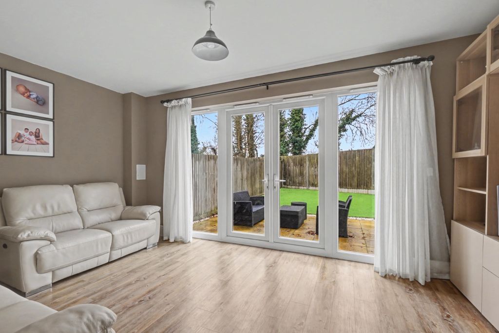 Property photo 2 of 18 4845084