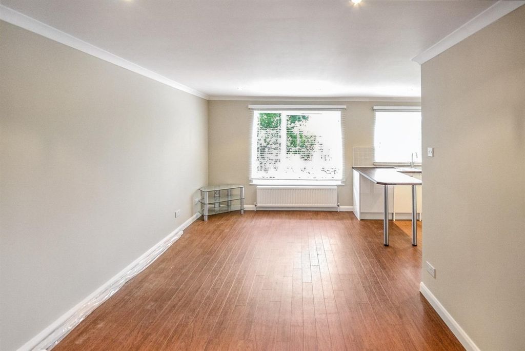 Property photo 3 of 8 10003499-Hr-3.Jpg