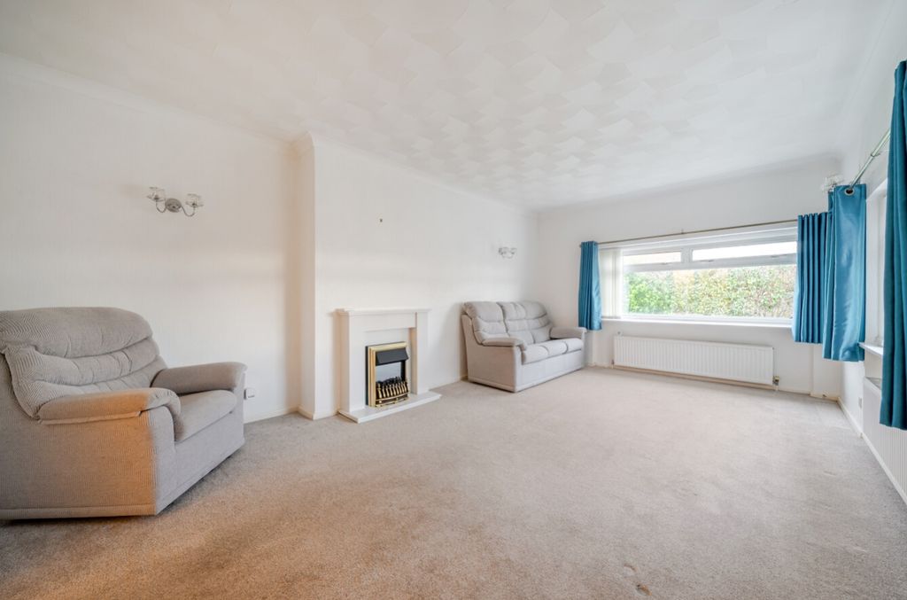 Property photo 3 of 11 Living Room - Ewemove