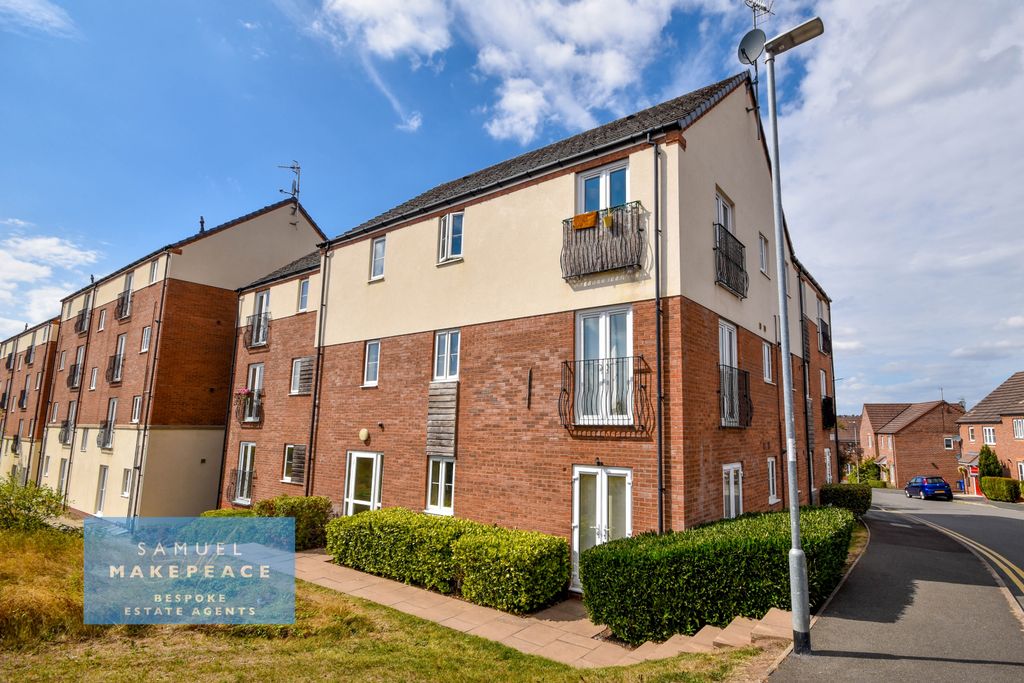 Property photo 1 of 9 Modern One Bedroom Apartment With Allocated Parking
