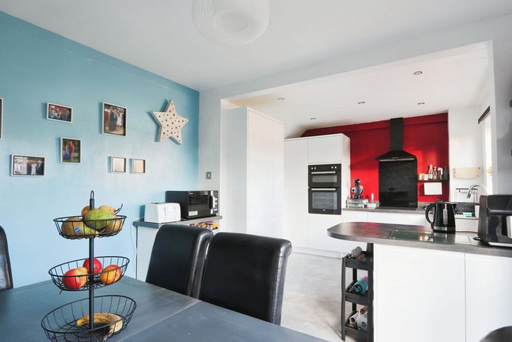 Property photo 2 of 21 3825125