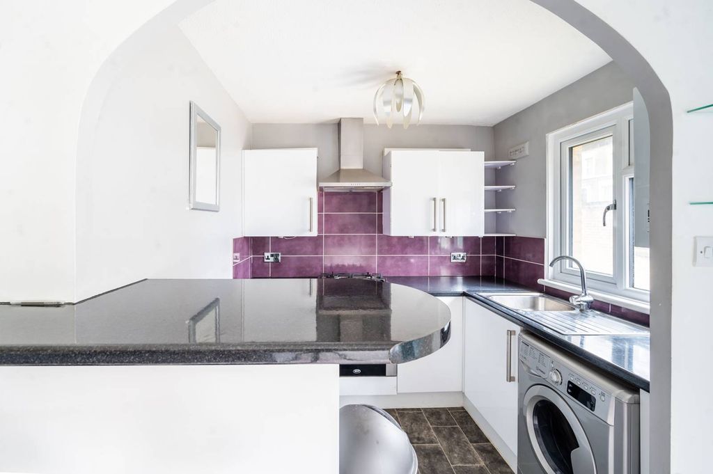 Property photo 1 of 5