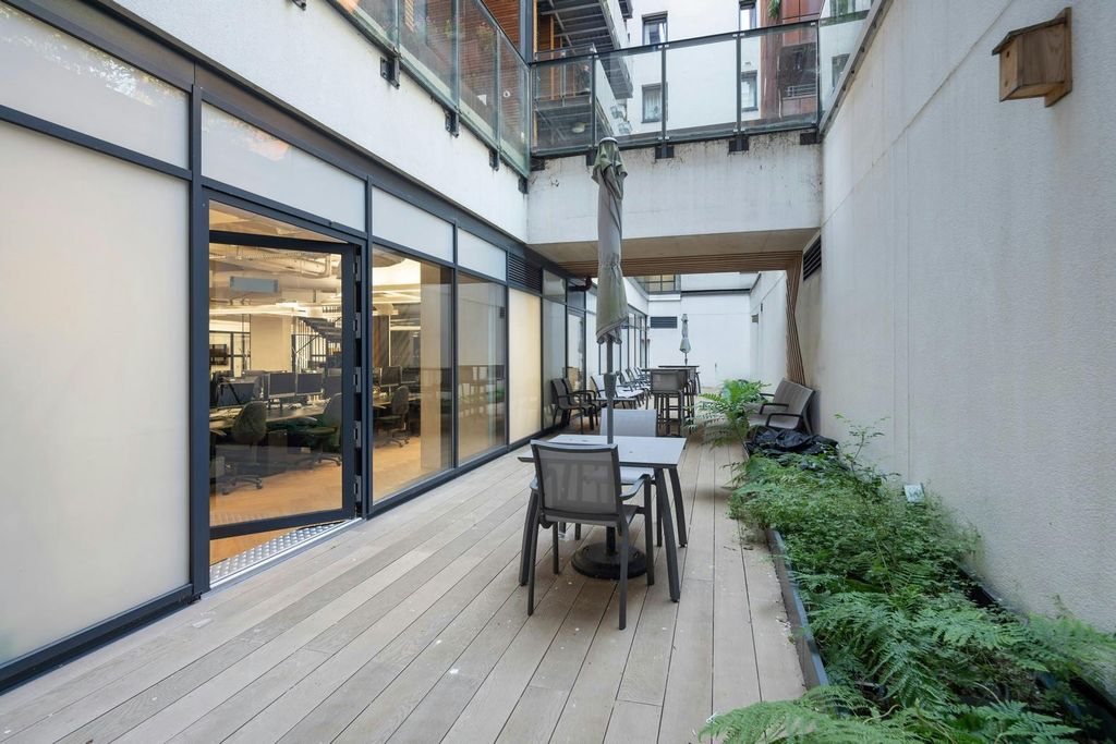 Property photo 2 of 15 Private Courtyard