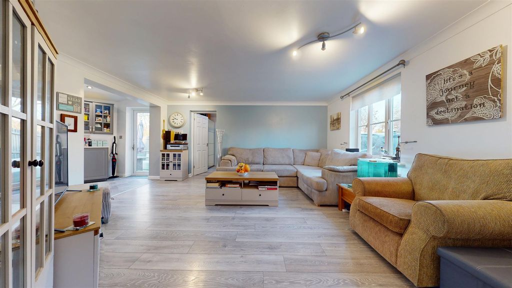 Property photo 3 of 15 12222025_190817.Jpg