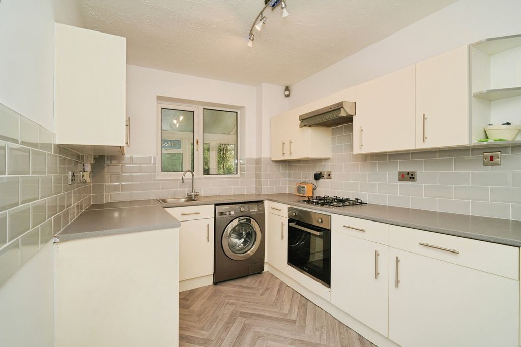 Property photo 3 of 30 Kitchen